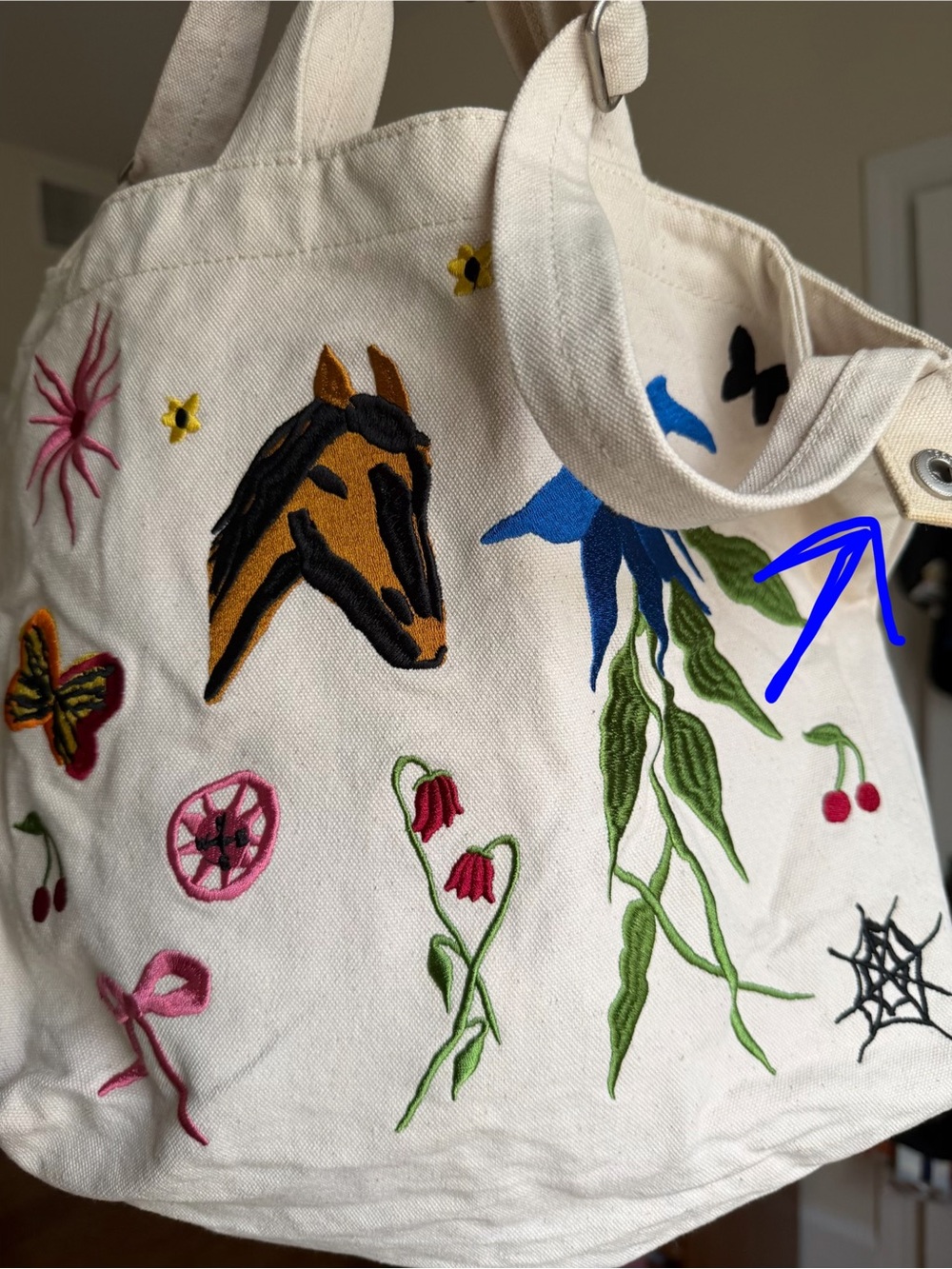 BAGGU Embroidered Jessica Williams Horizontal Duck Bag - Picture 4 of 7
